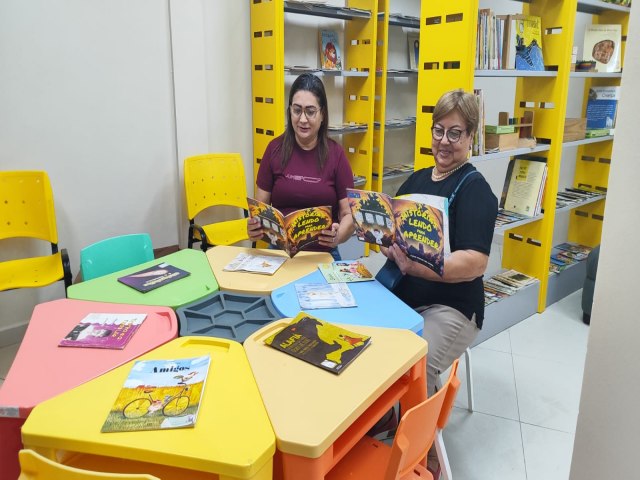 TARAUAC: Dona Beatriz Cameli visita Biblioteca Pblica Estadual Ancelmo Marinho Lessa