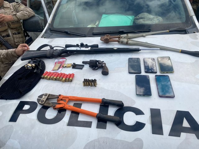 Policiais do BEPI juntamente com as equipes da 7CIPM e 2CIPM prendem indivduo perigoso com armas em Santa Maria da Boa Vista