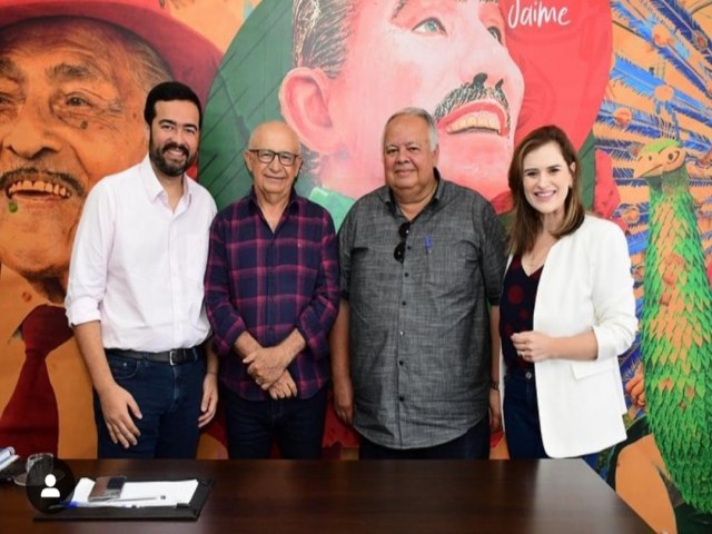 Visita de Marília Arraes e Dr. Cacau ao gabinete do prefeito Marcones Sá gera especulações e dúvidas sobre o xadrez político local.
