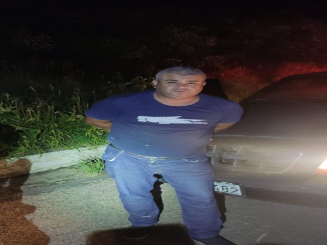 Casal de traficantes  preso pelo GATI da 9CIPM aps tentativa de fuga: 11 Kg de maconha apreendida em Trindade