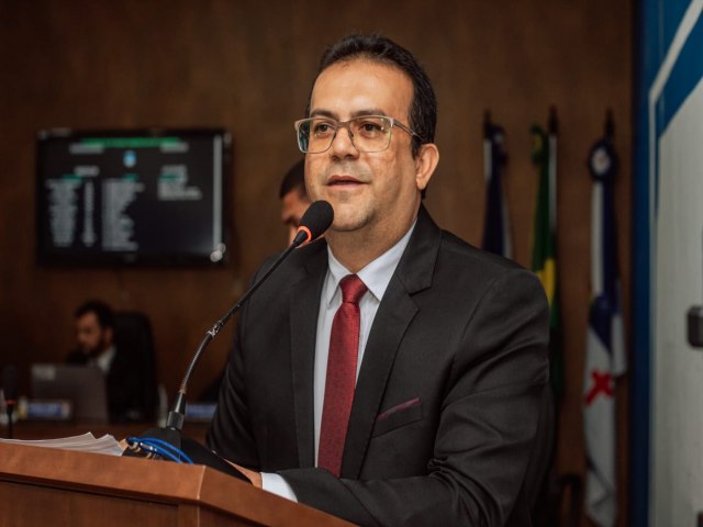 Proposta de reajuste dos Professores em Salgueiro: vereador Professor Agaeudes critica projeto na Câmara Municipal 