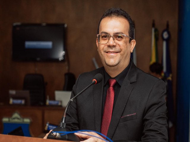 Vereador Prof. Agaeudes Sampaio reconhece conquista Indgena e critica prefeitura na cmera de Vereadores de Salgueiro.