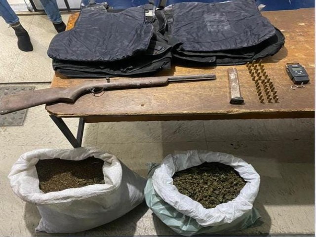 GATI prende traficante com 23 kg de maconha, arma, munies e coletes balsticos em Petrolina