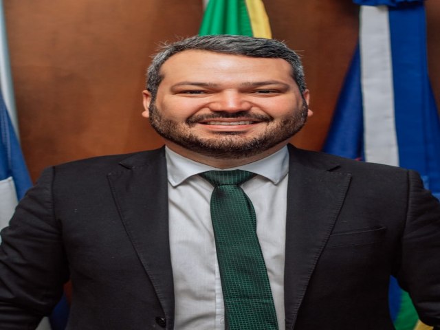 Vereador Emmanuel Sampaio critica gesto do prefeito e pede orao para Dr. Marcelinho em Salgueiro.
