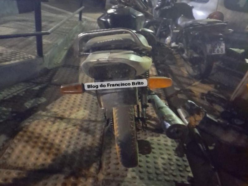 Menor tenta dar pinote na Polcia Militar no Loteamento Asa Branca em Salgueiro, mas  detido com moto adulterada