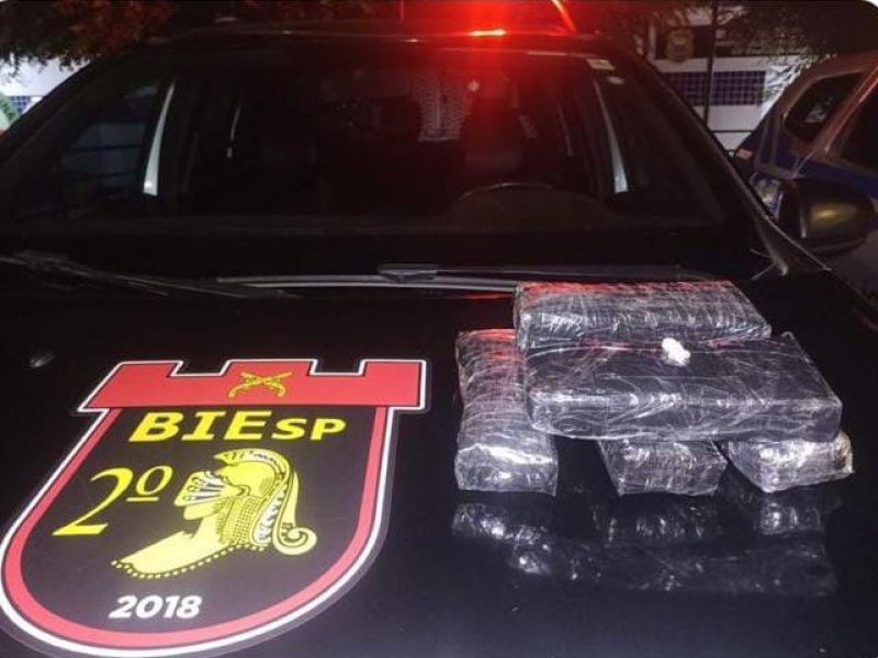 Policiais Militares do 2 BIESP prendem traficante com 2,7 kg de cocana em Petrolina