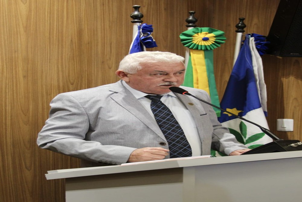Vereador Auremar Carvalho protocola requerimentos e ressalta avan�os do Governo do Estado em parceria com a gest�o do prefeito Fabinho em Salgueiro.