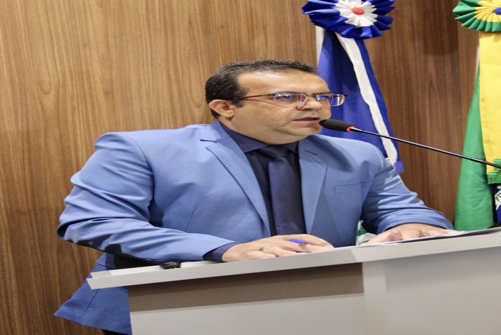 Vereador Agaeudes Sampaio agradece deputada D�bora Almeida e faz duras cr�ticas a gest�es passadas na C�mara de Salgueiro