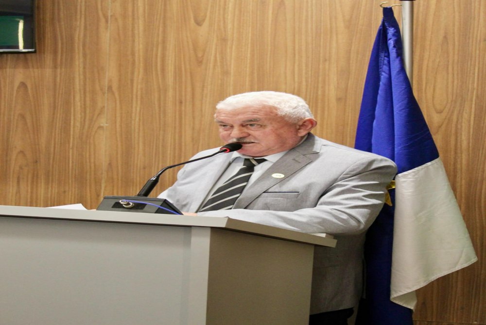 Vereador Auremar Carvalho destaca novas ambul�ncias, obras e critica oposi��o durante sess�o na C�mara de Salgueiro