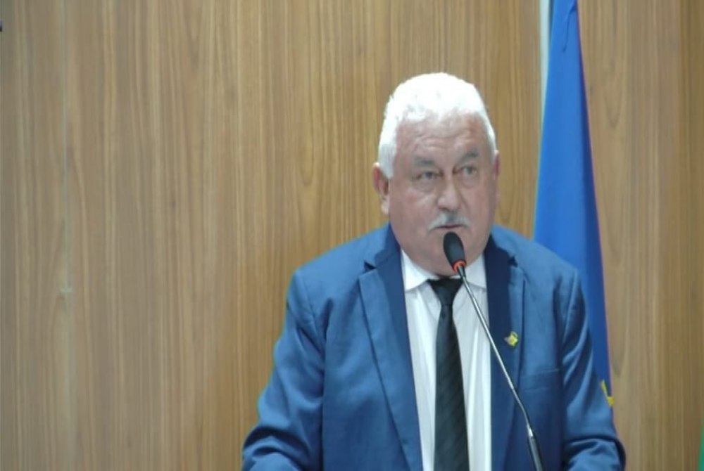 Vereador Auremar Carvalho presta condol�ncias e destaca avan�os na gest�o de Fabinho na C�mara de Salgueiro.