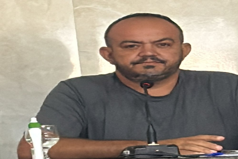 Vereador Edil�nio Carvalho critica projetos em regime de urg�ncia, cobra di�logo com professores e defende melhorias para zona rural.