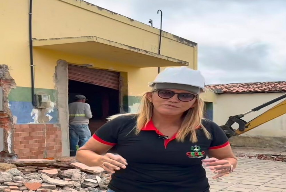 Em clima de Copa, prefeita Riva Bezerra mostra "gola�os" da gest�o em Cedro - Blog do Francisco Brito 