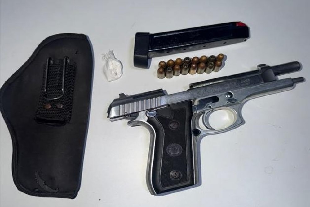 Motorista � detido com pistola e por��o de coca�na durante blitz da Pol�cia Militar em Ouricuri