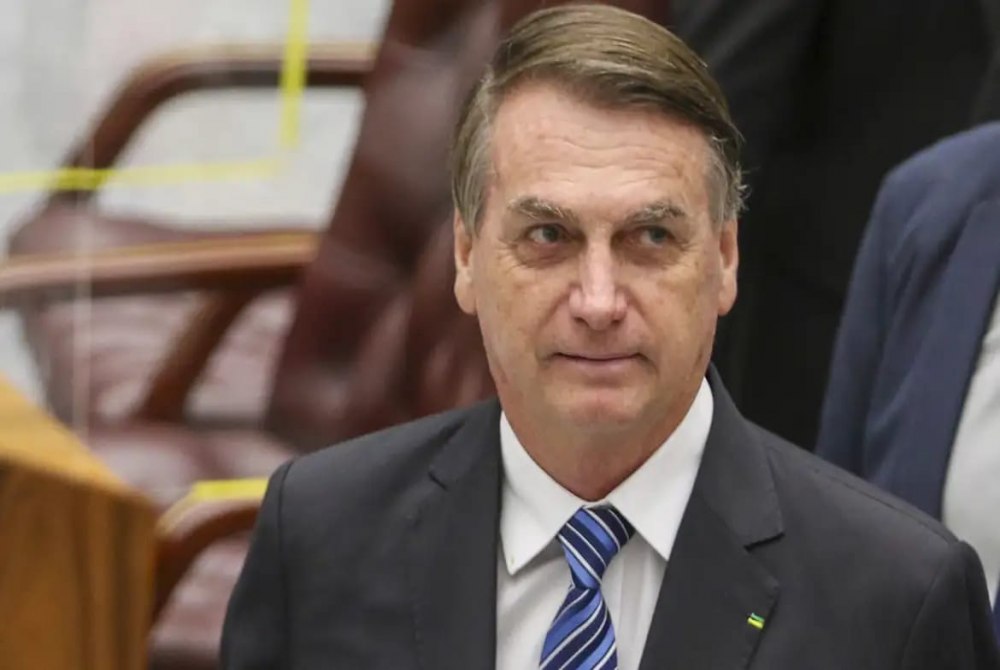 Exército entrega armas de Bolsonaro à PF e informa falta de duas Exército entrega armas de Bolsonaro à PF e informa falta de duas