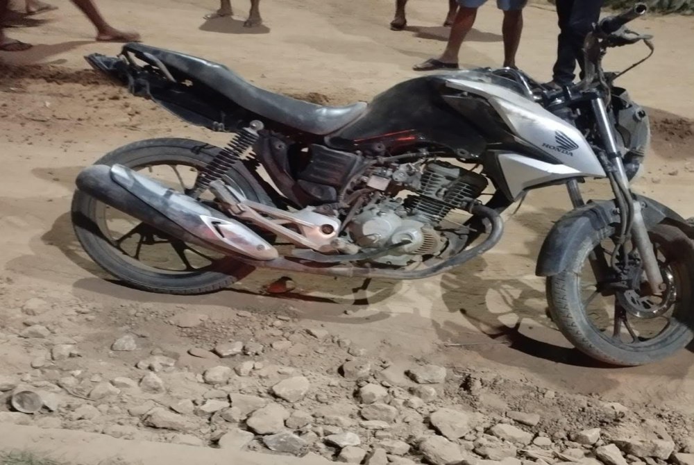 Motociclista fica ferido ap�s sofrer acidente na entrada de Trindade, pr�ximo � UPA