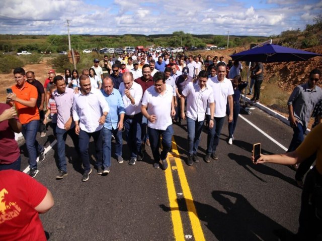 Rafael Fonteles inaugura recuperao da PI-249 e pavimentao asfltica de ruas em Simplcio Mendes