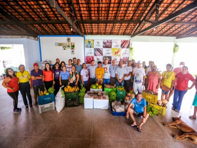 SAF entrega 7 toneladas de alimentos para instituies socioassistenciais atravs do Programa de Aquisio de Alimentos (PAA)