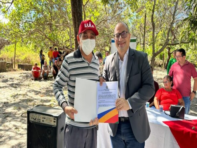 Interpi entrega ttulos de terras para 481 famlias do assentamento Murici, em Barras