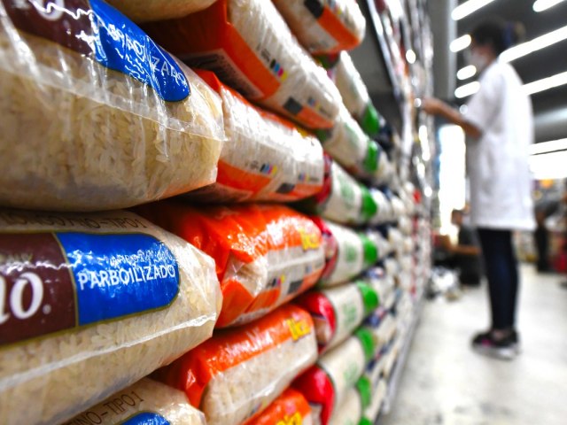 Preo dos alimentos cai mais no Brasil do que no exterior