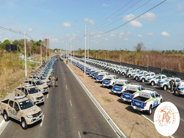  Governo entrega 200 novas viaturas pick-ups para a Polcia Militar na quinta (12)