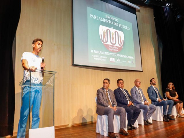 81 candidatos de 21 escolas concorrem nas eleies do Parlamento do Futuro