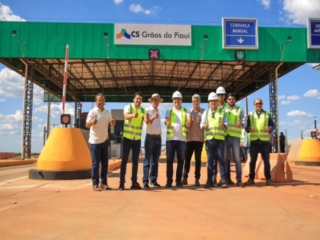 Ttulo: Governador visita fase final de obras da Rodovia Transcerrados, que deve ser entregue em 60 dias.