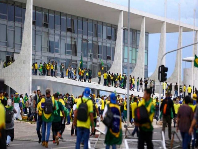 Piauiense presa em atos do 8 de janeiro  intimada pelo STF para instruo do processo