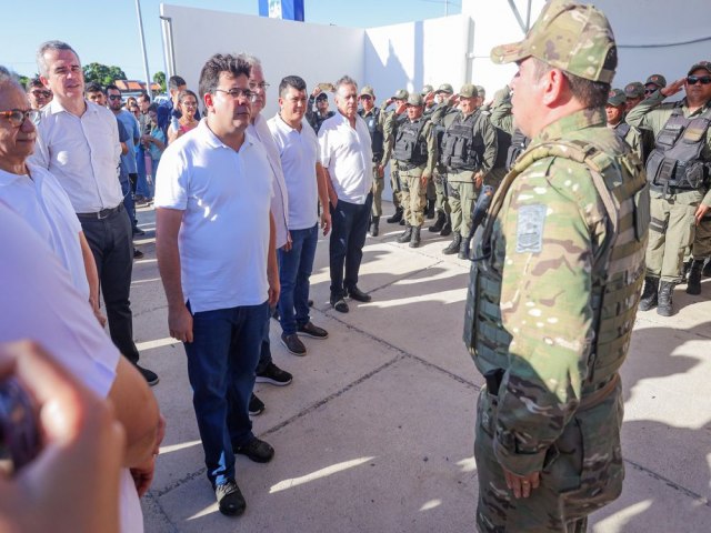  Governador entrega nova sede de batalho da PM e destaca reforo na segurana pblica em Parnaba.