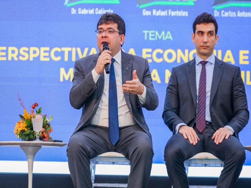 Governador participa de evento no TCE e trata sobre temas como a diviso de recursos para estados e municpios