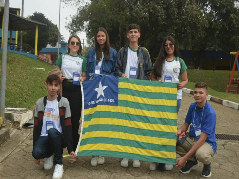 Alunos e professores de escolas estaduais participam da 27 edio da Bienal do Livro de So Paulo