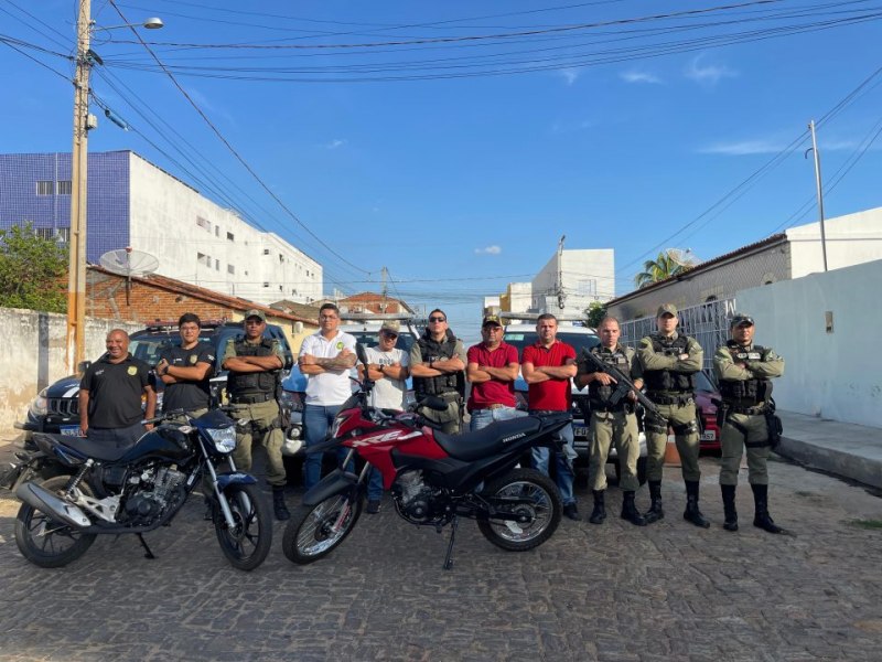 Polcias Civil e Militar de Paulistana recuperam motos furtadas de estabelecimento comercial