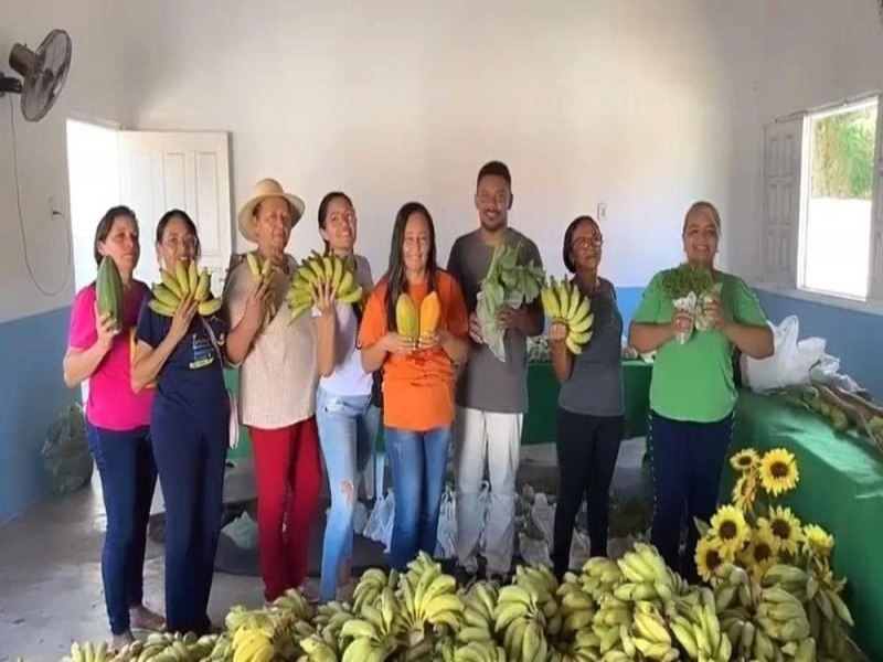 A Feira da Agricultura Familiar, Povos Tradicionais e Economia Solidria, que inicia nesta quinta (21) e segue at sbado (23), no Parque Potycabana, vai reunir a produo de todos os territrios do estado. Mais de 140 agricultores familiares viro e