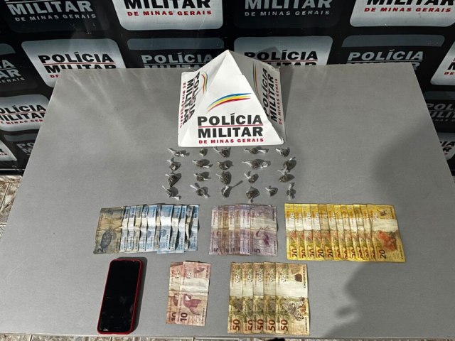 Divino - PM prende menor por tráfico de drogas com 21 buchas de maconha