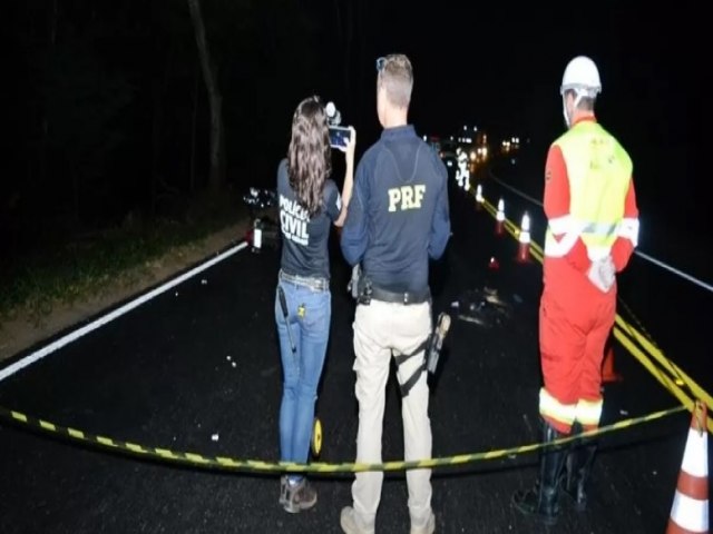 Casal de motociclistas morre em trgico acidente na BR-116 prximo a Muria