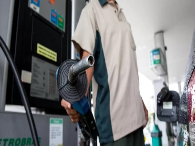 Brasil - Gasolina e diesel ficam mais caros a partir desta quarta-feira