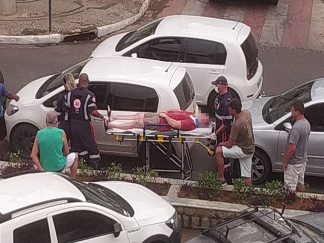 Muria - Coliso envolvendo trs veculos no Centro deixa um condutor ferido