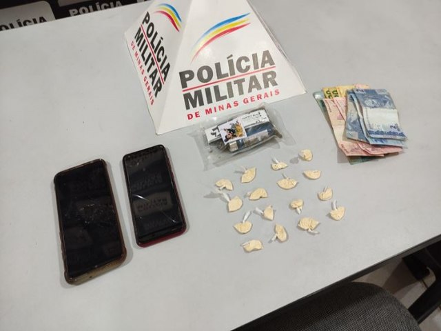 Muria - Homem  detido pela PM aps vender kit com cocana, maconha e isqueiro no bairro So Pedro