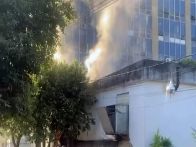 Cataguases - Sobrecarga provoca fogo em subestação em Hospital 