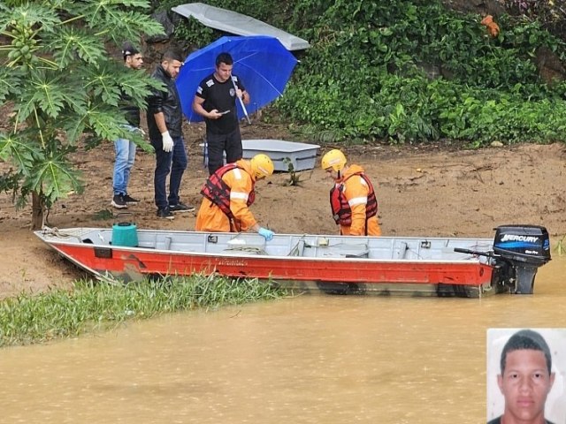 Muria - Corpo de homem desaparecido no Rio Muria  localizado pelo Corpo de Bombeiros