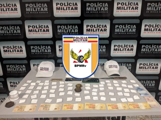Divino - Polícia Militar Rodoviária prende autor de tráfico de drogas e corrupção de menor após perseguição em alta velocidade