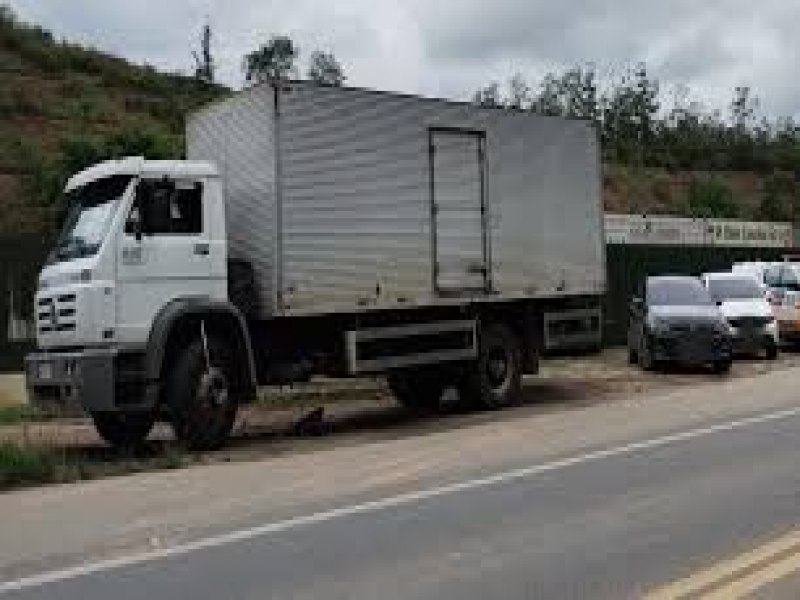 Ub-MG: Grupo  preso em rodovia de MG por escoltar caminho-ba roubado no RJ