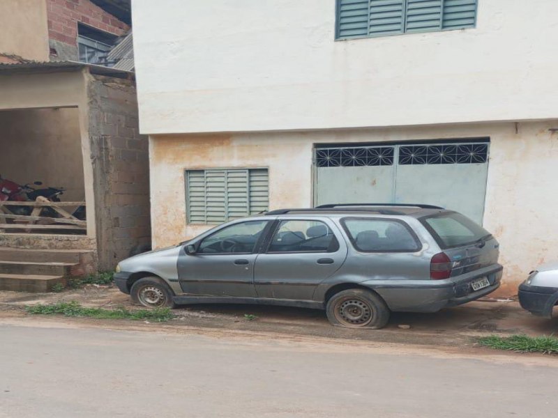 Carangola-MG: Corpo encontrado sem vida dentro de carro em Varginha