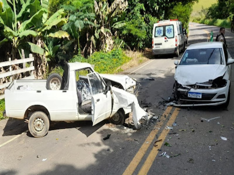 Carangola-MG: Grave acidente na MG-111 que liga Carangola a Tombos deixa vtima fatal