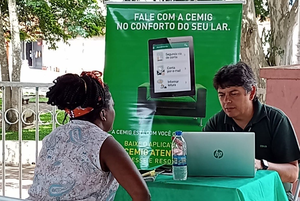 Imagem da Not&iacute;cia Cemig leva atendimento direto � popula��o com a a��o: Cemig na Pra�a em Divino