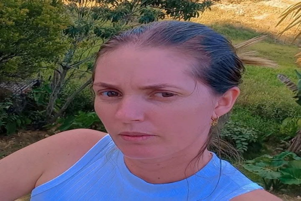 Mulher � morta a facadas em Miradouro (MG)
