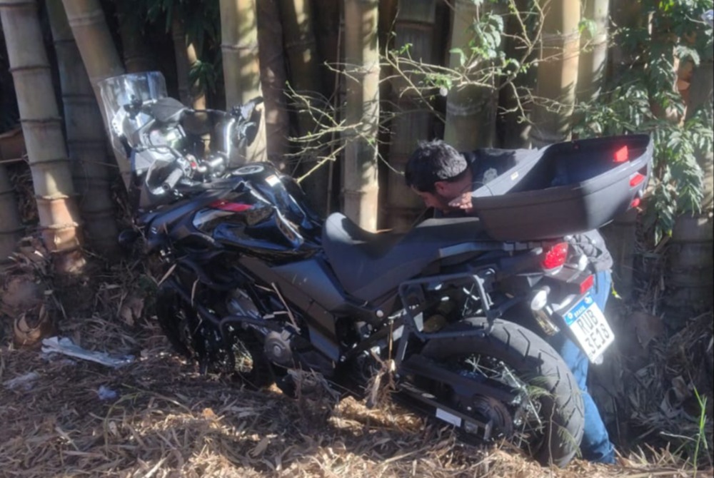 Motorista foge ap�s provocar acidente com motocicleta na MG-265 entre Divino e Carangola