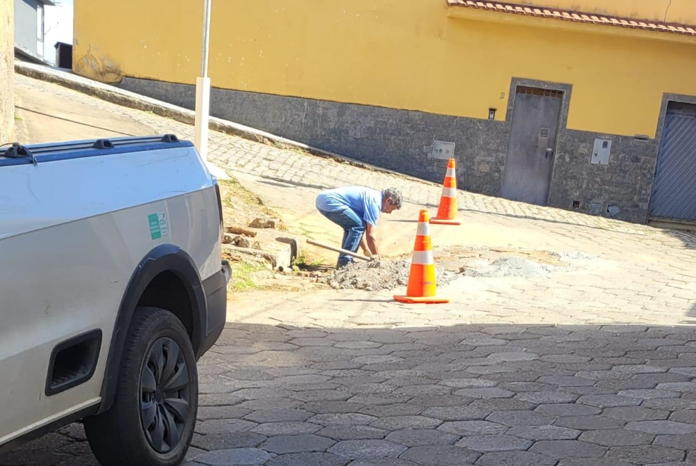Imagem da Not&iacute;cia Ap�s cobran�a do Jornal O Impacto, Copasa finaliza cal�amento no Bairro Soraia em Divino