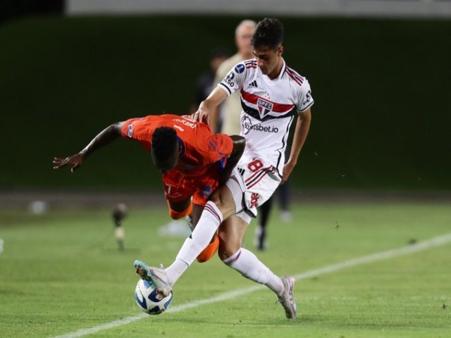 Puerto Cabello-VEN 0 X 2 So Paulo - Tricolor vence fcil e encaminha vaga