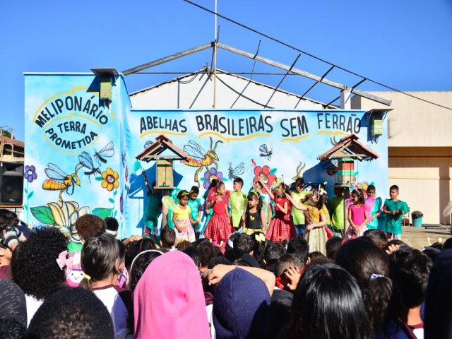 O prmio nacional do Sebrae  concedido ao meliponrio de uma escola de Aparecida.