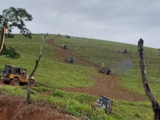 Jovem morre em acidente durante trilha de jipeiros em MG